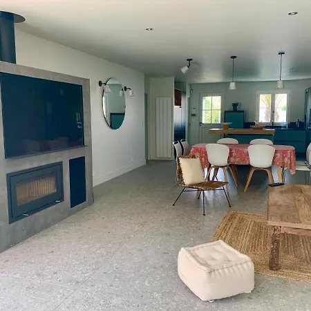 Mandalis Belle Et Grande Maison Avec Piscine Chauffee Et * לה פלוט