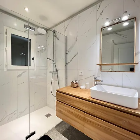 Mandalis Belle Et Grande Maison Avec Piscine Chauffee Et * לה פלוט