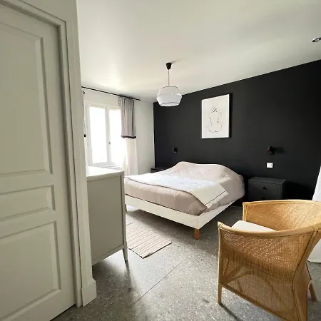 Mandalis Belle Et Grande Maison Avec Piscine Chauffee Et Hébergement de vacances *