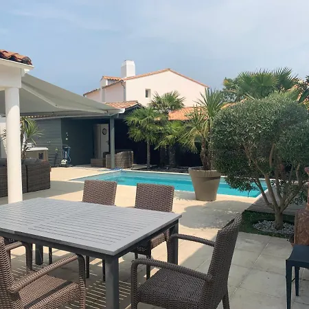 Hébergement de vacances Mandalis Belle Et Grande Maison Avec Piscine Chauffee Et *